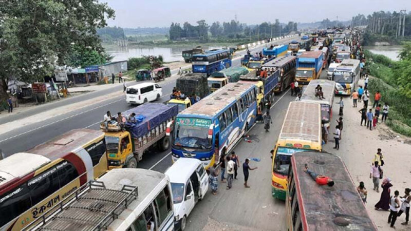 ঢাকা-টাঙ্গাইল মহাসড়কে ২০ কিলোমিটার যানজট