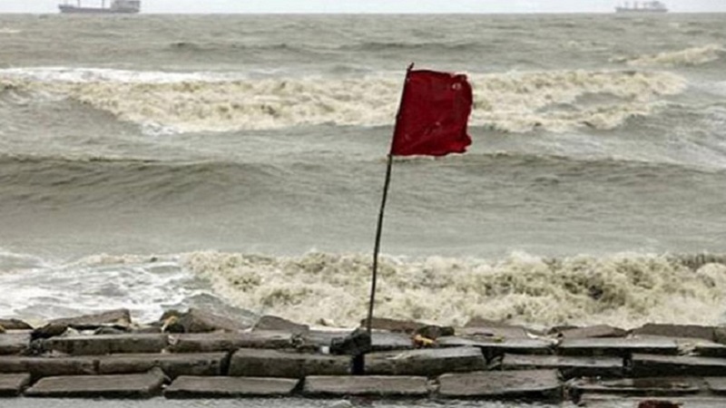 দেশের সব সমুদ্রবন্দরে তিন নম্বর সতর্ক সংকেত