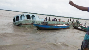 কোটি টাকার চিনি নিয়ে মেঘনায় কার্গোডুবি