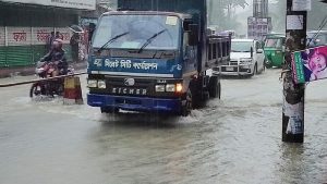 টানা বৃষ্টিতে ফের জলাবদ্ধতার কবলে সিলেট