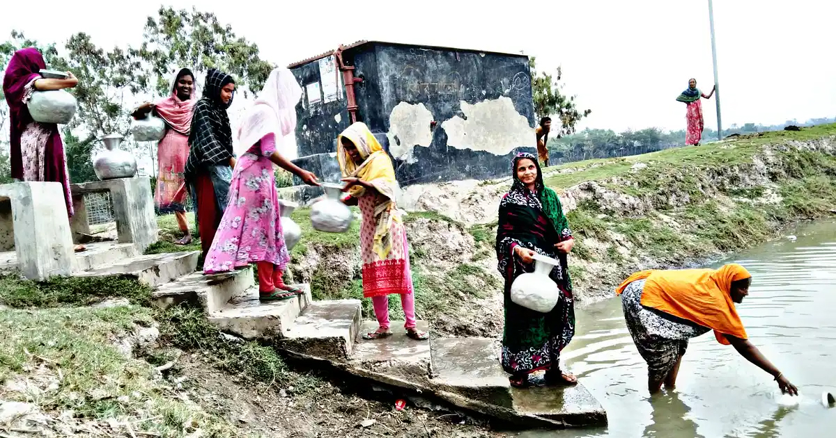 দেশের ৩.৮৫ শতাংশ পরিবার পান করে নদী-খালের পানি