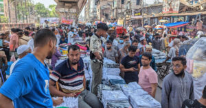 চার ভাগের এক ভাগে নেমেছে ফুটপাতের দোকানিদের বিক্রি