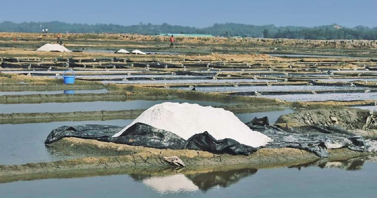 মোখার তান্ডবে মহেশখালীতে তিন লবণ চাষির মৃত্যু