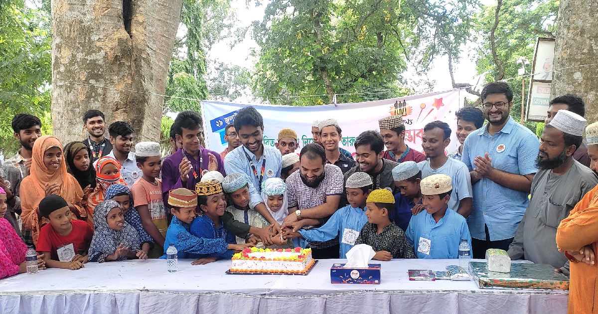 ইবিতে সুবিধাবঞ্চিতদের নিয়ে তারুণ্যের ১৪তম প্রতিষ্ঠাবার্ষিকী উদযাপন 