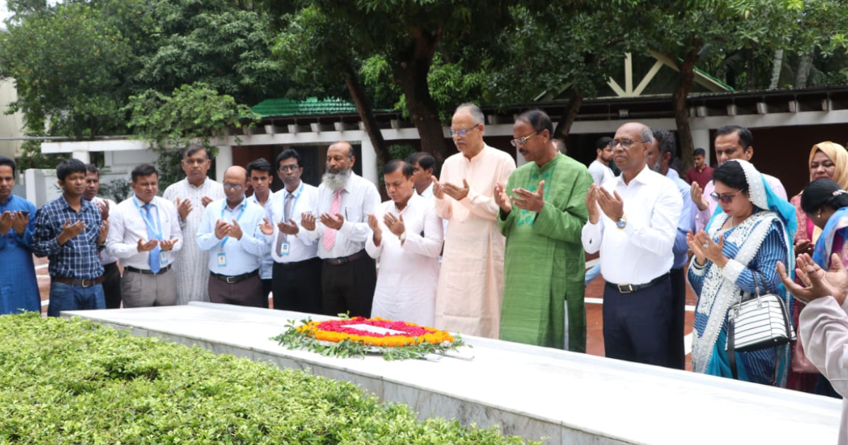 বঙ্গবন্ধুর সমাধিসৌধে জনতা ব্যাংকের পুষ্পস্তবক অর্পণ