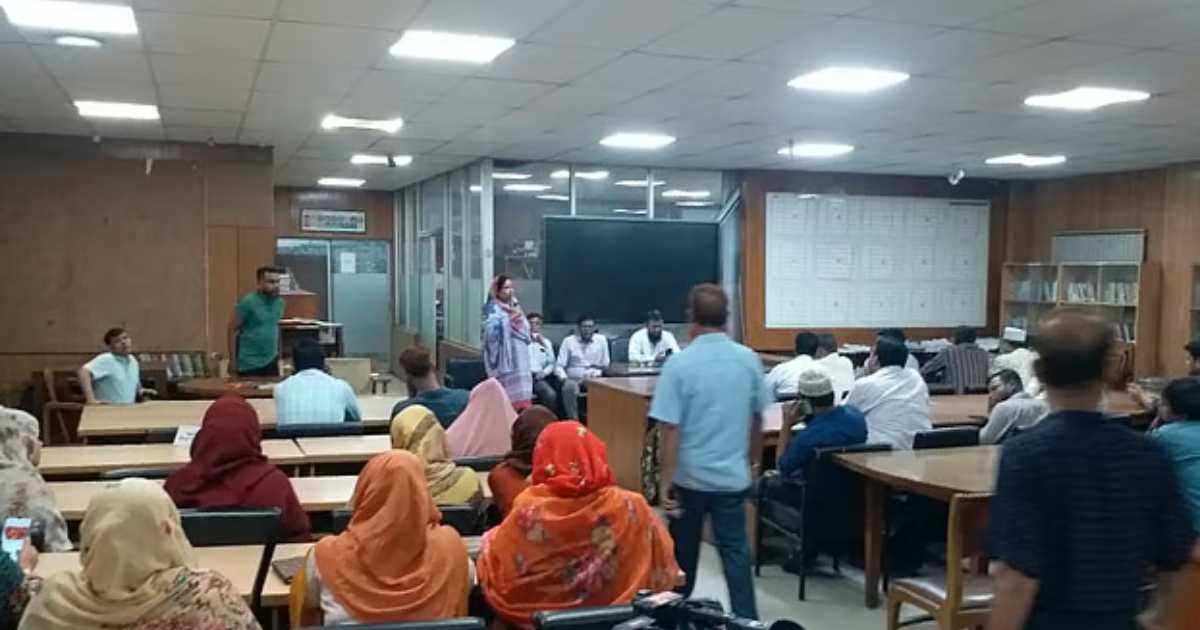 সচিবালয়ে এক ঘণ্টার কর্মবিরতিতে কর্মচারীরা মিডল্যান্ড