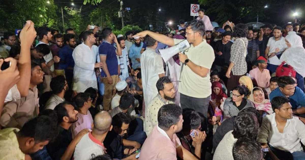 প্রধান উপদেষ্টার বাসভবনের সামনে এনসিপির অবস্থান ক্যাপিটাল