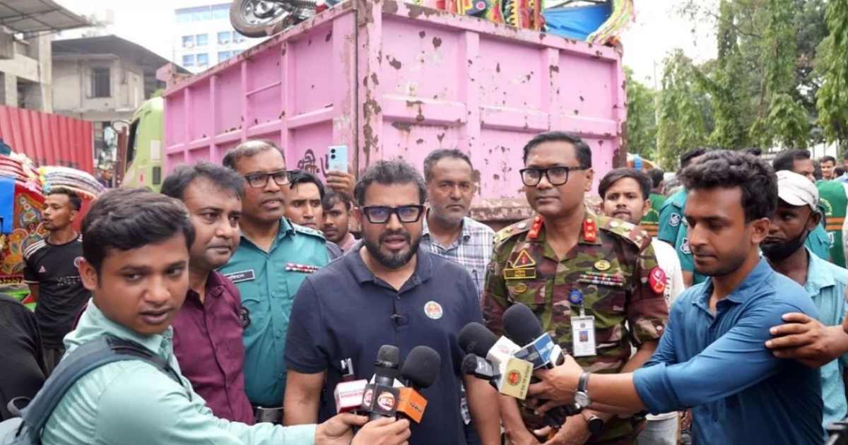 ঢাকার মূল সড়কে কোনো রিকশা চলবে না: ডিএনসিসি প্রশাসক মার্কেন্টাইল ইসলামী