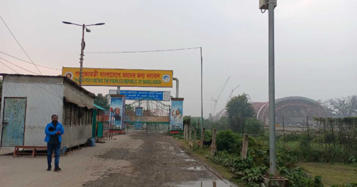 বেনাপোল বন্দরে দুই দিন আমদানি-রপ্তানি বন্ধ বৈষম্যবিরোধী ছাত্র
