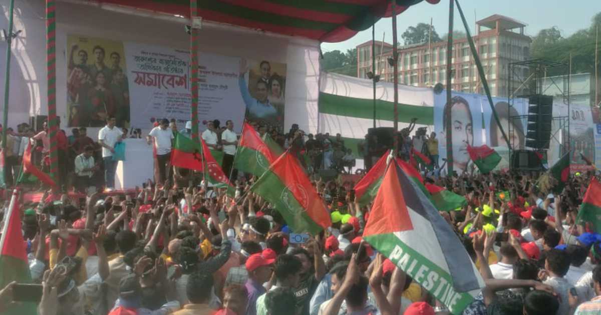 চট্টগ্রামের পলোগ্রাউন্ড মাঠে লাখো মানুষের ঢল ডিভিডেন্ডে