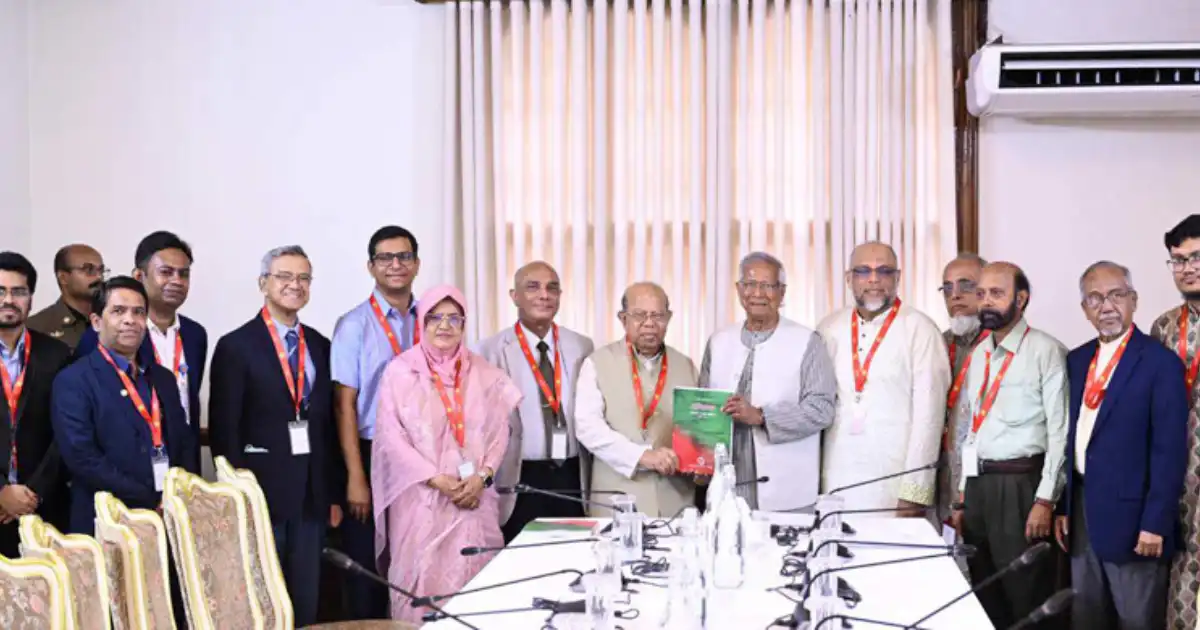 প্রধান উপদেষ্টার কাছে প্রতিবেদন জমা দিলো স্বাস্থ্যখাত সংস্কার কমিশন গ্রীণ ডেল্টা