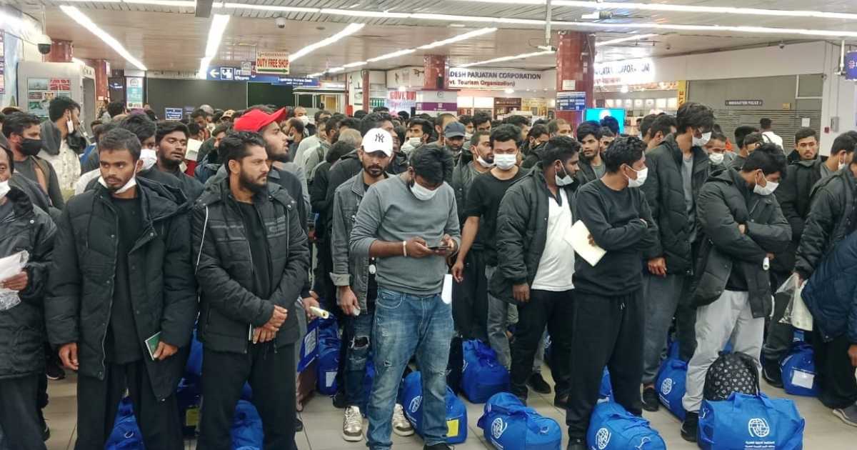 লিবিয়া থেকে দেশে ফিরলেন ১৫০ বাংলাদেশি দর