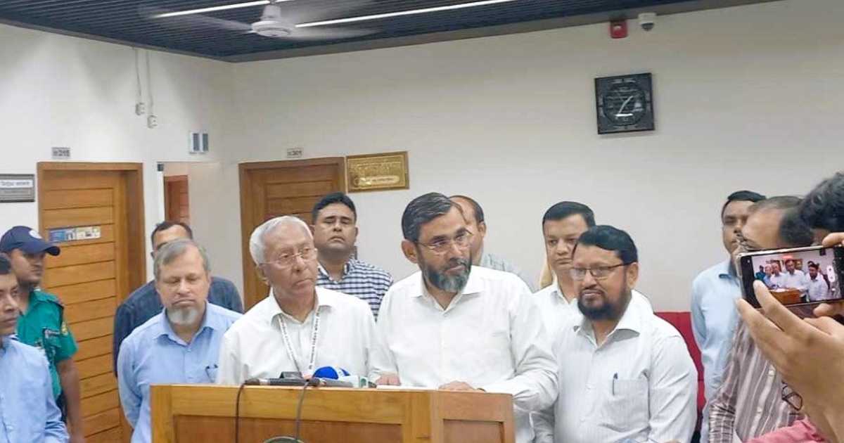 সরকার সিদ্ধান্ত নেবে কোন নির্বাচন আগে-পরে হবে: ইসি স্ট্যান্ডার্ড