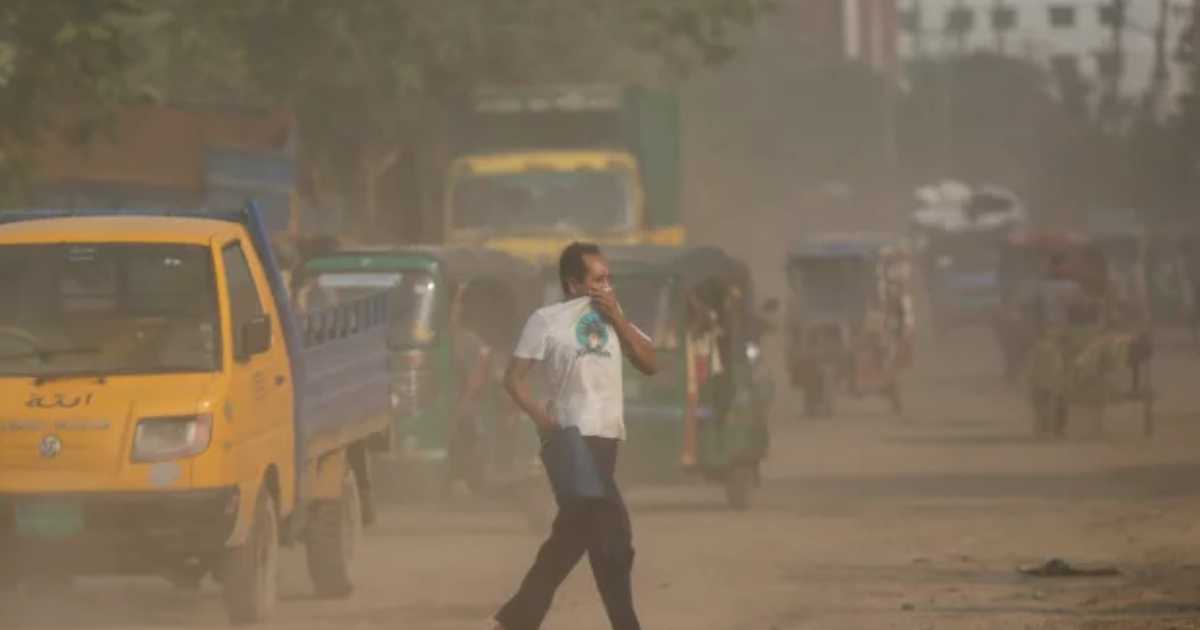 দূষণ কমেছে, ঢাকার বাতাস আজ সহনীয় লরিয়েল