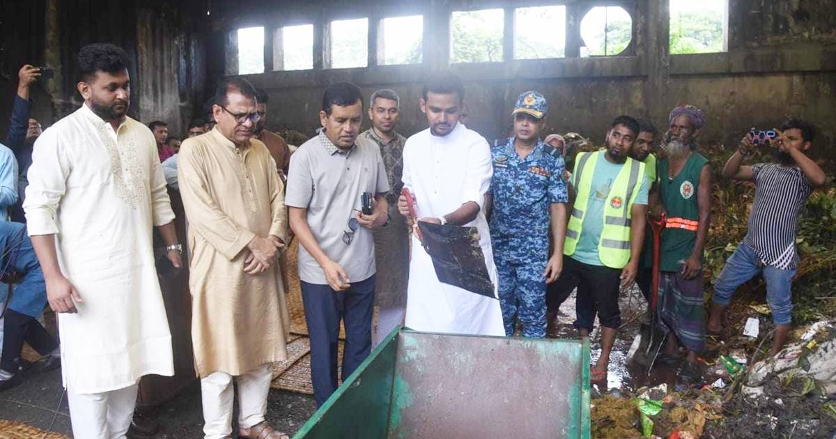একযোগে ৭৫ ওয়ার্ডে বর্জ্য অপসারণ শুরু করলো ডিএসসিসি এনসিসি ব্যাংক