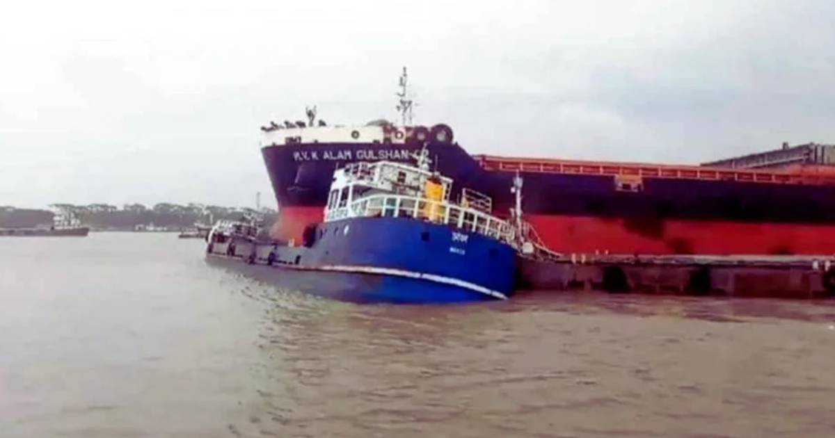 পশুর নদীতে ডুবে গেলো কার্গো জাহাজ লেনদেন