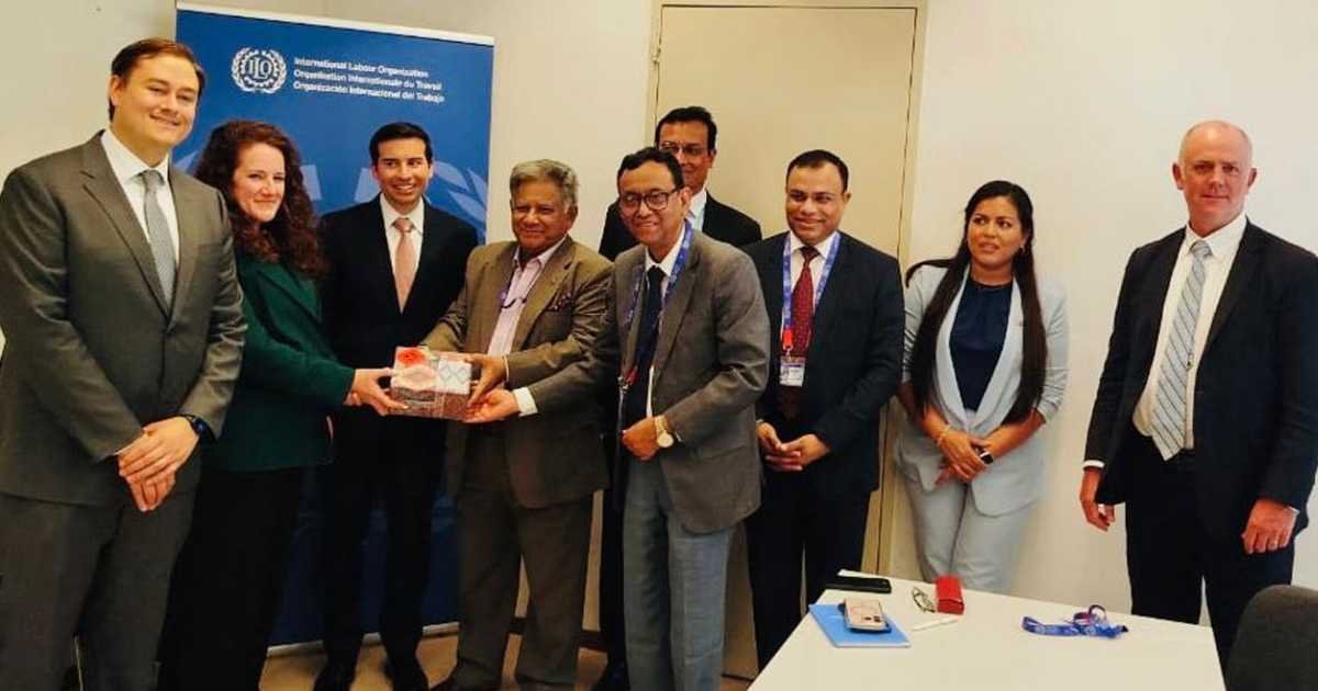 মার্কিন শ্রম মন্ত্রণালয়ের ভাইস মিনিস্টারের সঙ্গে শ্রম উপদেষ্টার বৈঠক লরিয়েল