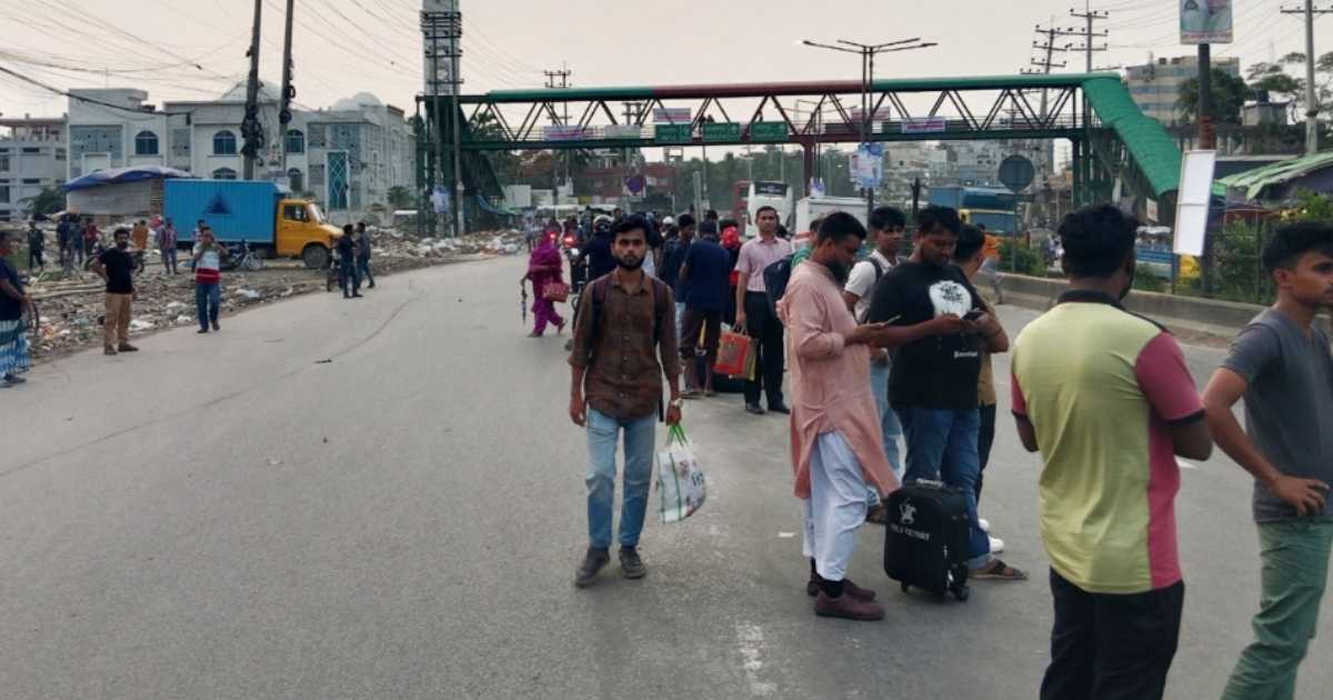 সড়কে পরিবহন সংকটে ভোগান্তিতে ঘরমুখো মানুষ এনসিসি ব্যাংক
