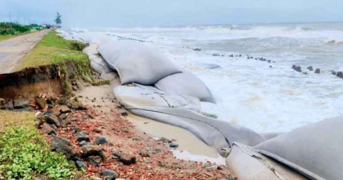 নিম্নচাপে প্লাবনের শঙ্কা, ১১ জেলা ঝুঁকিতে ডিএসই