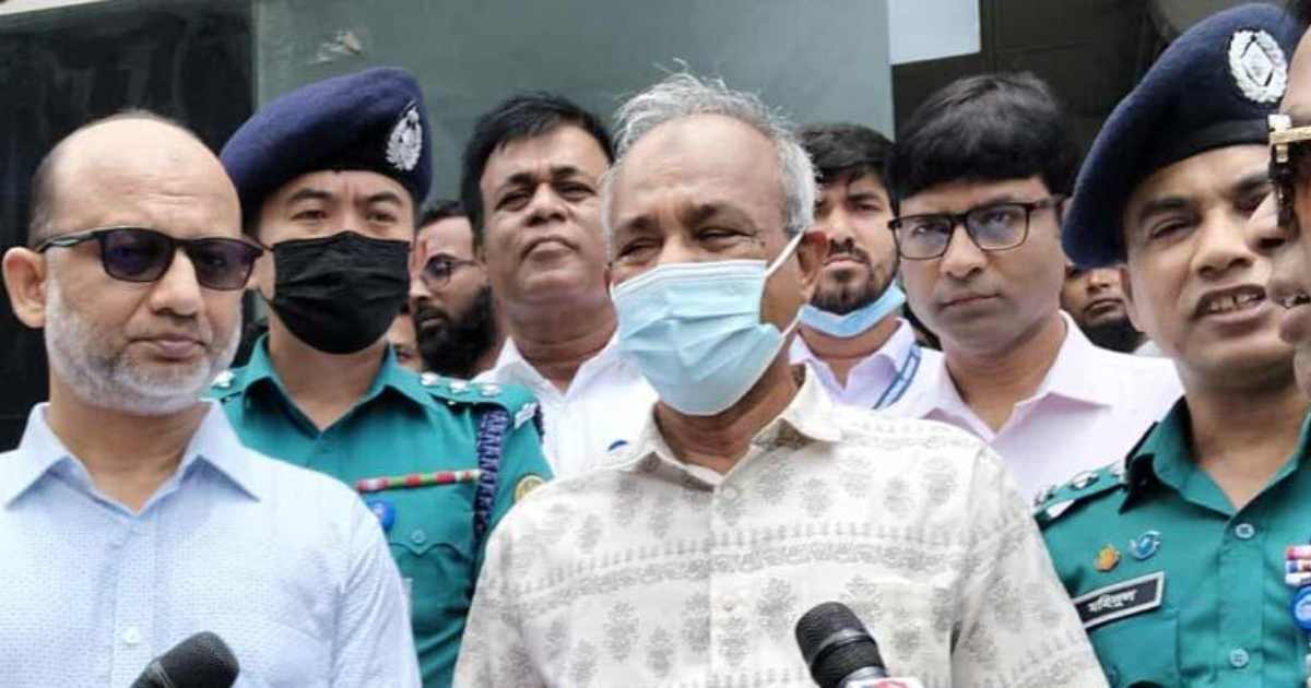 দেশে জঙ্গি নেই, মালয়েশিয়াফেরত ৩ জনের ভিসার মেয়াদ শেষ: স্বরাষ্ট্র উপদেষ্টা ব্যাংক