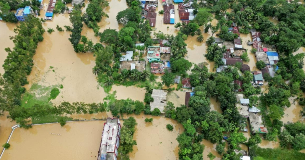 বন্যাদুর্গত এলাকায় নেই বিদ্যুৎ, বন্ধ মোবাইল নেটওয়ার্ক উত্তরা ব্যাংক