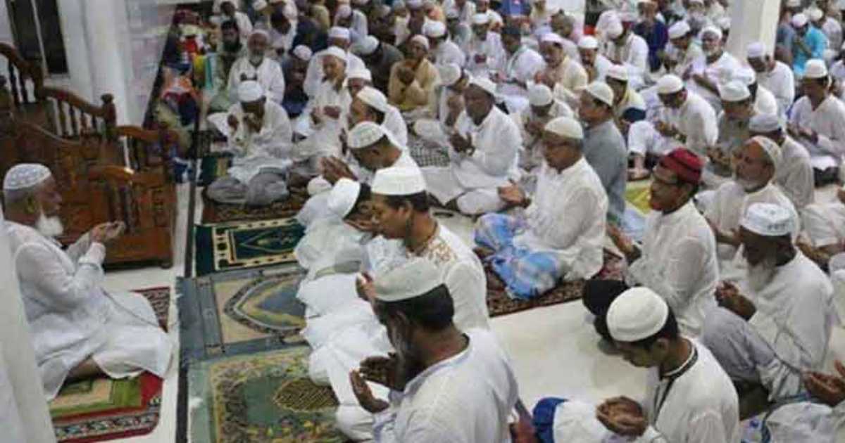 জুলাই শহীদদের জন্য আজ মসজিদে মসজিদে বিশেষ দোয়া মেঘনা