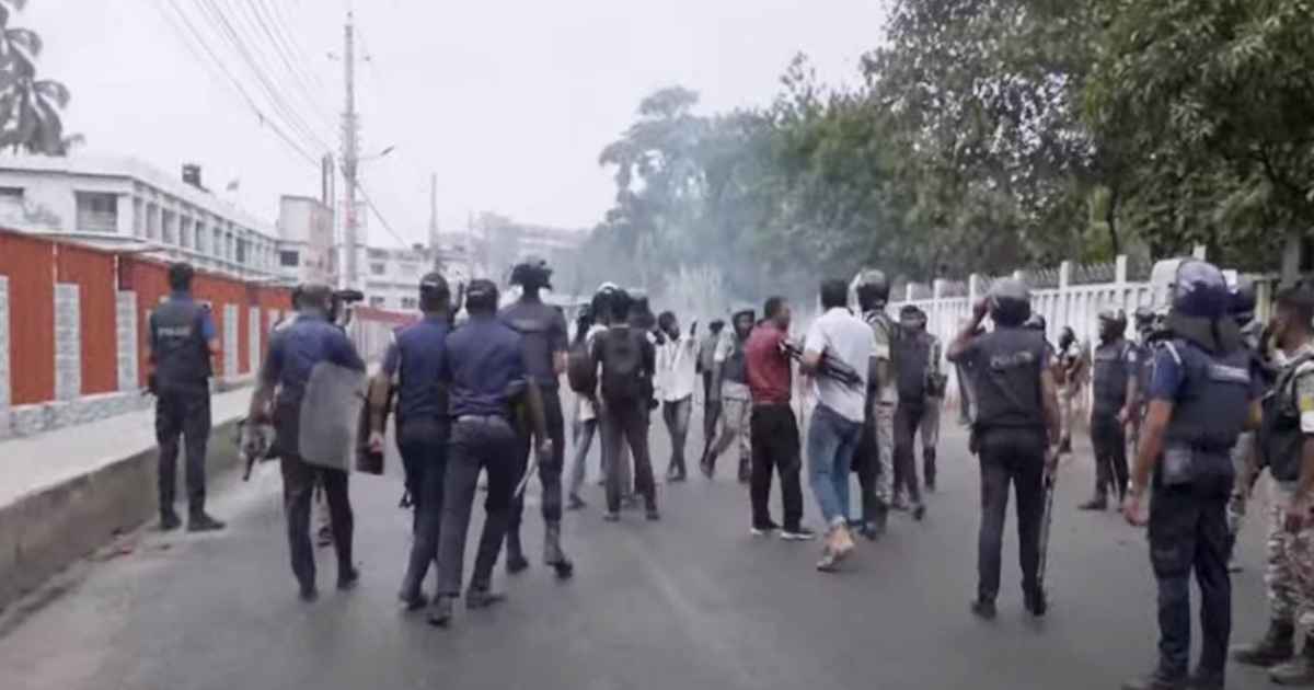 গোপালগঞ্জে সমাবেশ শেষে এনসিপির পদযাত্রায় হামলা জিকিউ