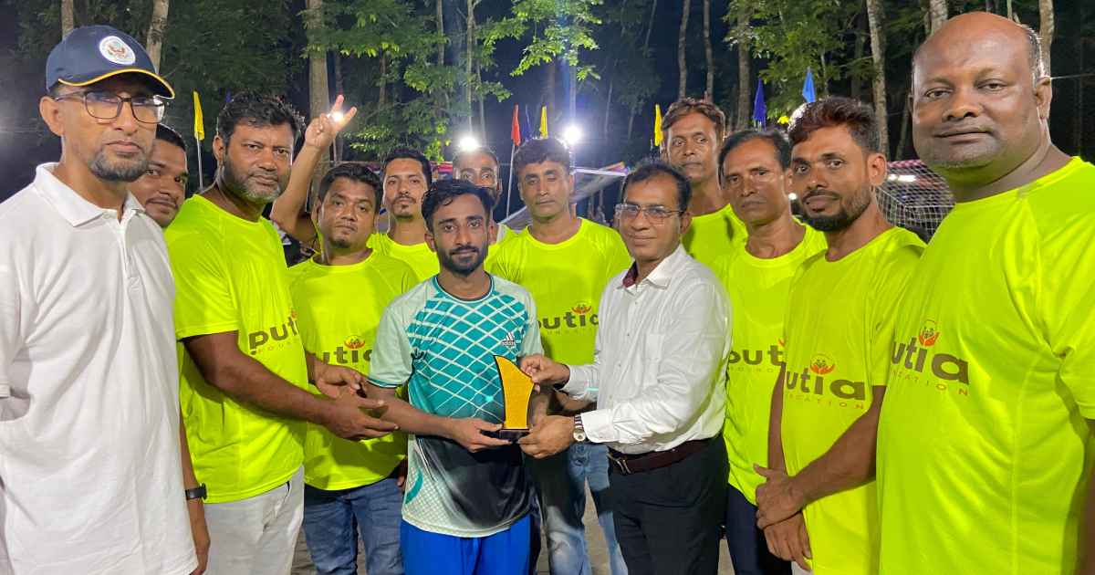 পুটিয়ায় বর্ণাঢ্য আয়োজনে ফুটসাল ডে-নাইট ফুটবল টুর্নামেন্ট শুরু সাপ্তাহিক
