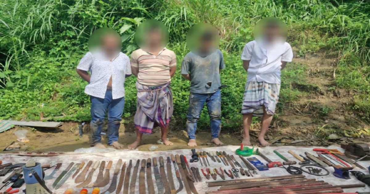 সীতাকুণ্ডে অস্ত্রের কারখানার সন্ধান, আটক ৪ সাপ্তাহিক