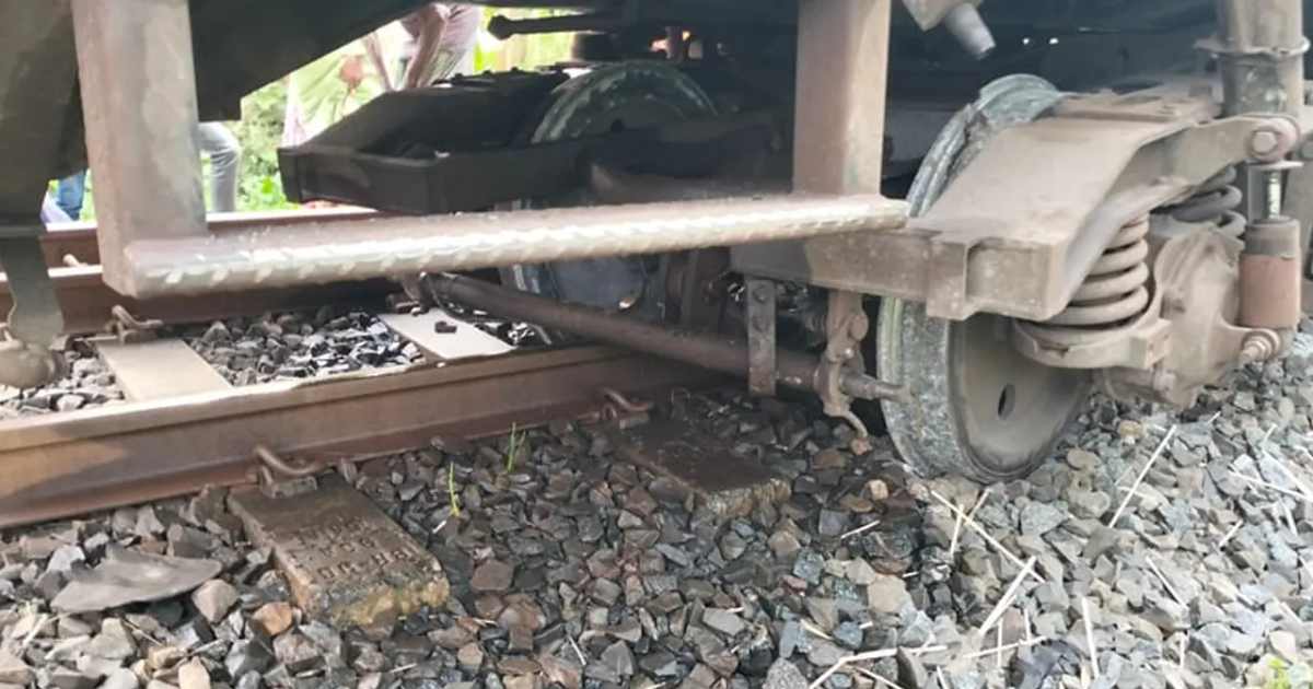 ঢাকার সঙ্গে উত্তরবঙ্গের রেল যোগাযোগ বন্ধ অস্বাভাবিক