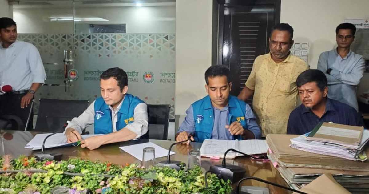 ‘২’ মুছে ৫২ কোটি টাকার কর হয়ে যায় ১২ কোটি ইউনাইটেড