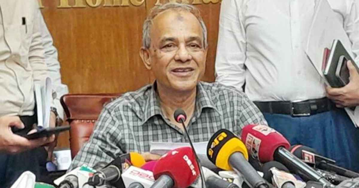 প্রবাসীদের জন্য সুখবর দিলেন স্বরাষ্ট্র উপদেষ্টা লেনদেন