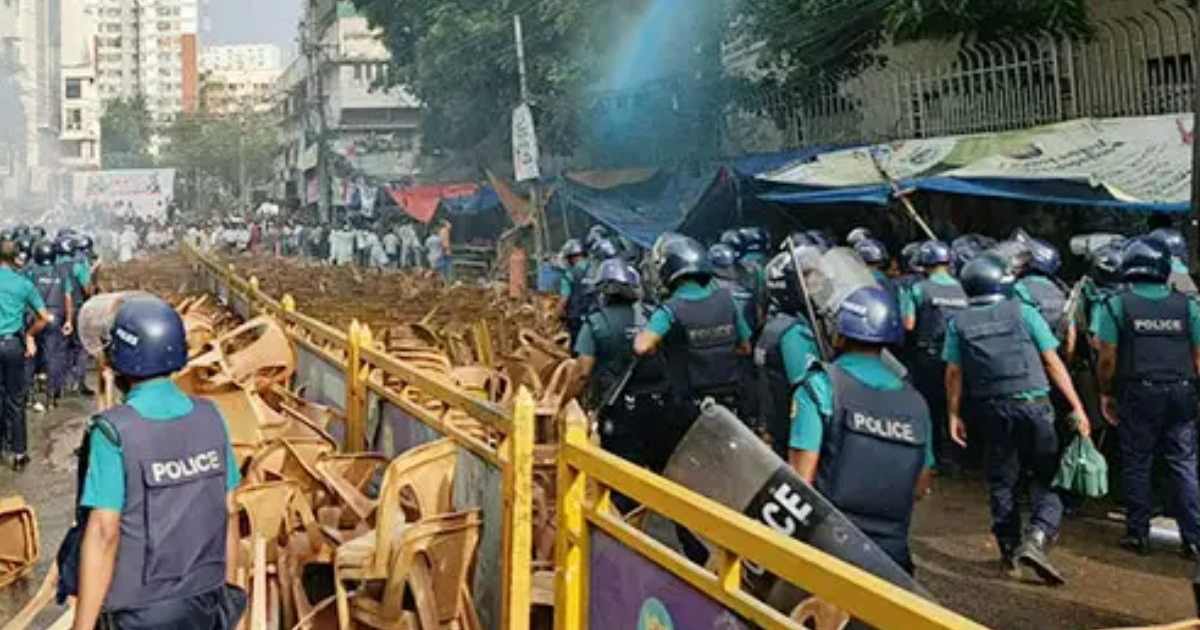 জাতীয় পার্টির সমাবেশে পুলিশের বাধা, সাউন্ড গ্রেনেড নিক্ষেপ সাপ্তাহিক