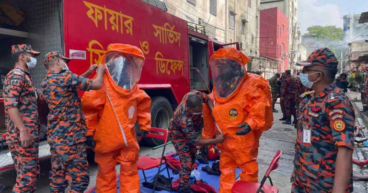 ২৮ ঘণ্টার চেষ্টায় রূপনগরের আগুন নিয়ন্ত্রণে শেফার্ড ইন্ডাস্ট্রিজে