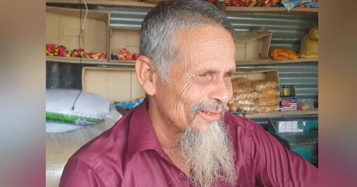 চোখের আলো নেই, তবু কর্মের আলোয় আলোকিত সেলিম গায়েন ইসলামিক ফাইন্যান্স