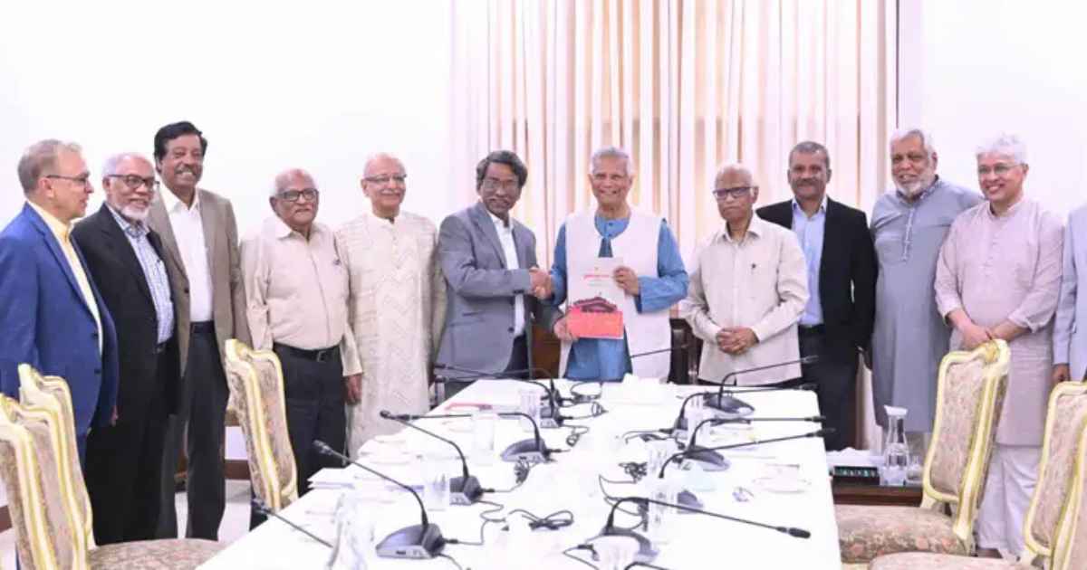 জুলাই সনদ বাস্তবায়নের সুপারিশ প্রধান উপদেষ্টার কাছে হস্তান্তর নিটল