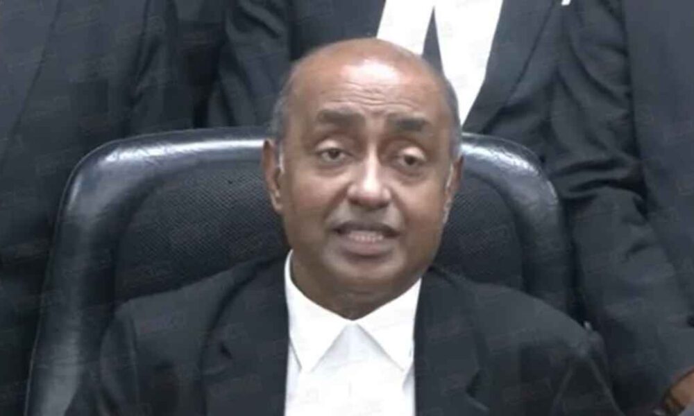 অর্থ উপদেষ্টা