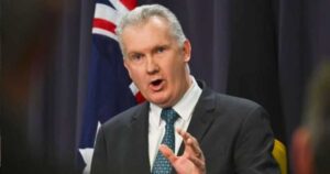 ইরানিদের টুরিস্ট ভিসায় প্রবেশে অস্ট্রেলিয়ার সাময়িক নিষেধাজ্ঞা