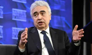 ভয়াবহ জ্বালানি সংকটের আভাস, ‘রক্ষা পাবে না’ কোনো দেশই