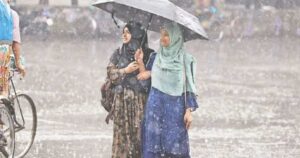 দুপুরের মধ্যে ঢাকায় বৃষ্টি ও দমকা হাওয়ার আভাস