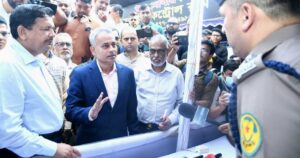 দু-একটি বাস ভাড়া কম নিচ্ছে, সার্বিক ঈদযাত্রা স্বাভাবিক: সড়ক পরিবহনমন্ত্রী