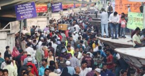 ঈদের ছুটিতে চেনা ছন্দে ফিরেছে সদরঘাট