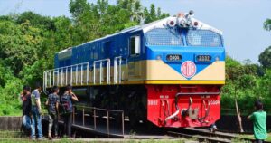 ঈদ ফিরতি ট্রেনযাত্রার শেষ দিনের টিকিট মিলবে আজ