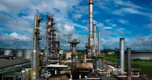 ক্রুড অয়েল সংকটে দেশের একমাত্র তেল শোধনাগার বন্ধ ঘোষণা