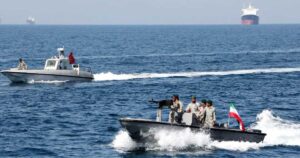 হরমুজ প্রণালি থেকে ২ বাণিজ্যিক জাহাজ জব্দ করল ইরান