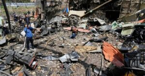 ট্রাম্পের হুমকির পর ইরানে মার্কিন-ইসরাইলি হামলা জোরদার, নিহত ৩৪