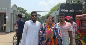 সন্তানসহ কারাগার থেকে মুক্তি পেলেন যুব মহিলা লীগ নেত্রী