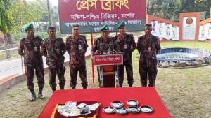 ৬ কোটি টাকার হীরাসহ ভারতীয় নাগরিক আটক