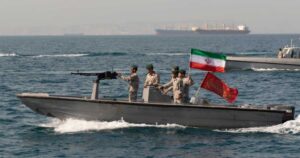 এবার লোহিত সাগর অবরোধ করার হুঁশিয়ারি ইরানের