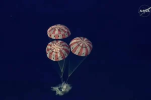 চন্দ্রাভিযান শেষে পৃথিবীতে ফিরলেন ৪ নভোচারী